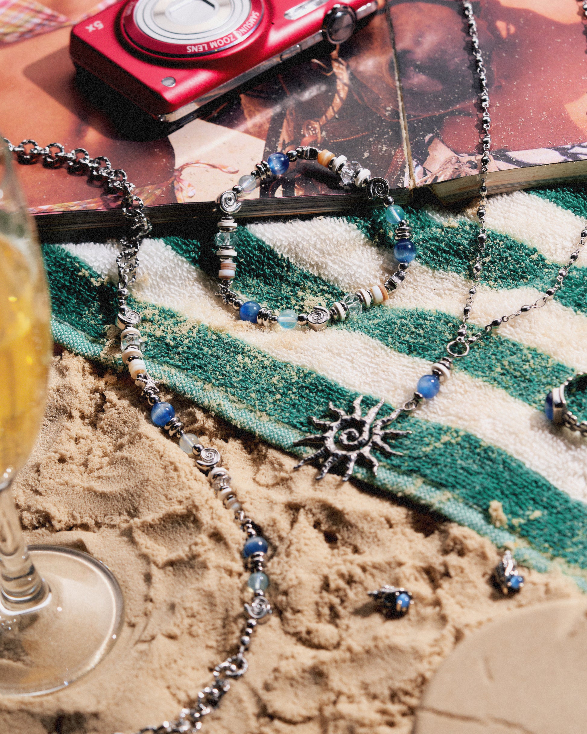N E O X NUVU Take A Break Necklace
