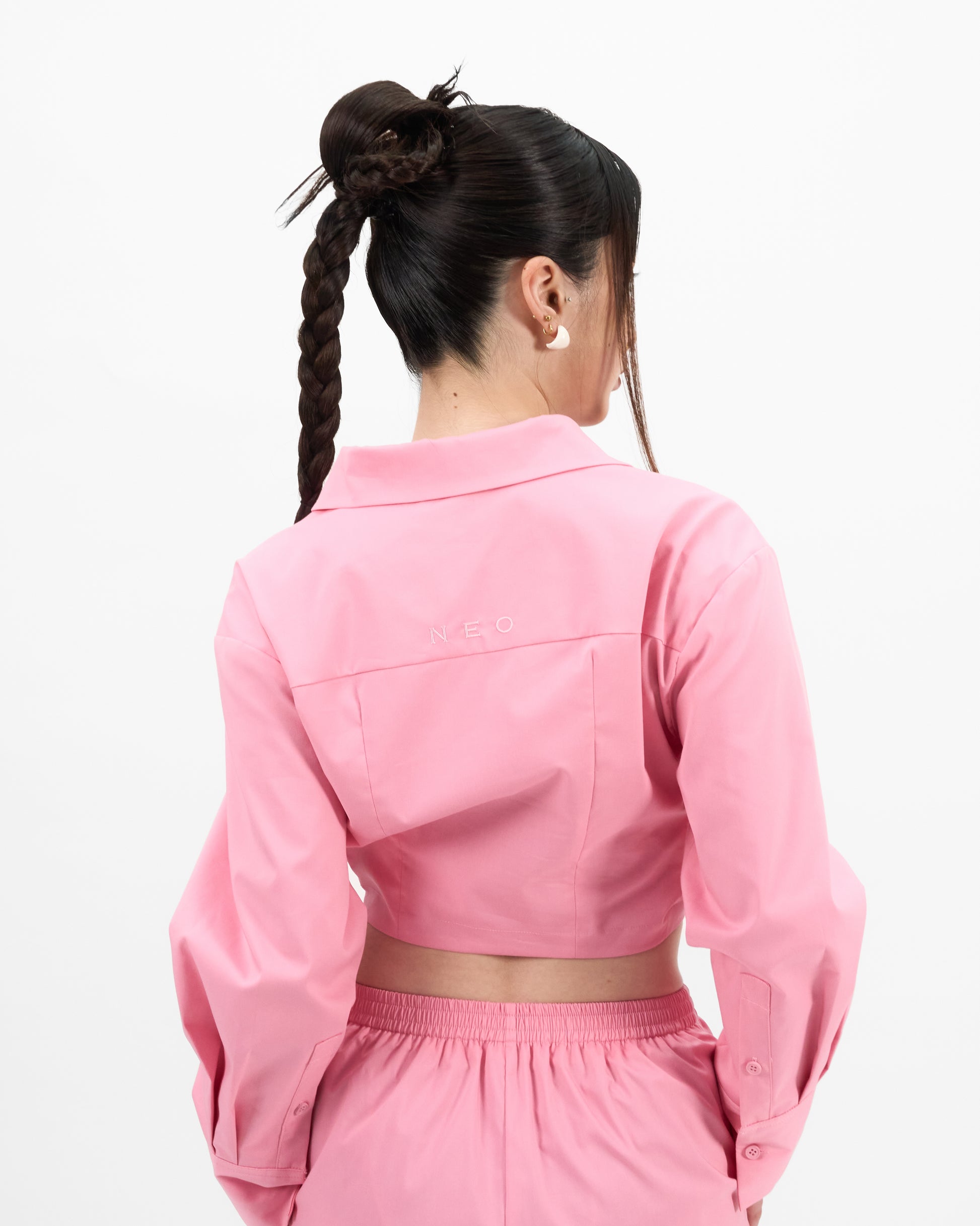 VOL.3_CH.1 Knot Cropped Shirt