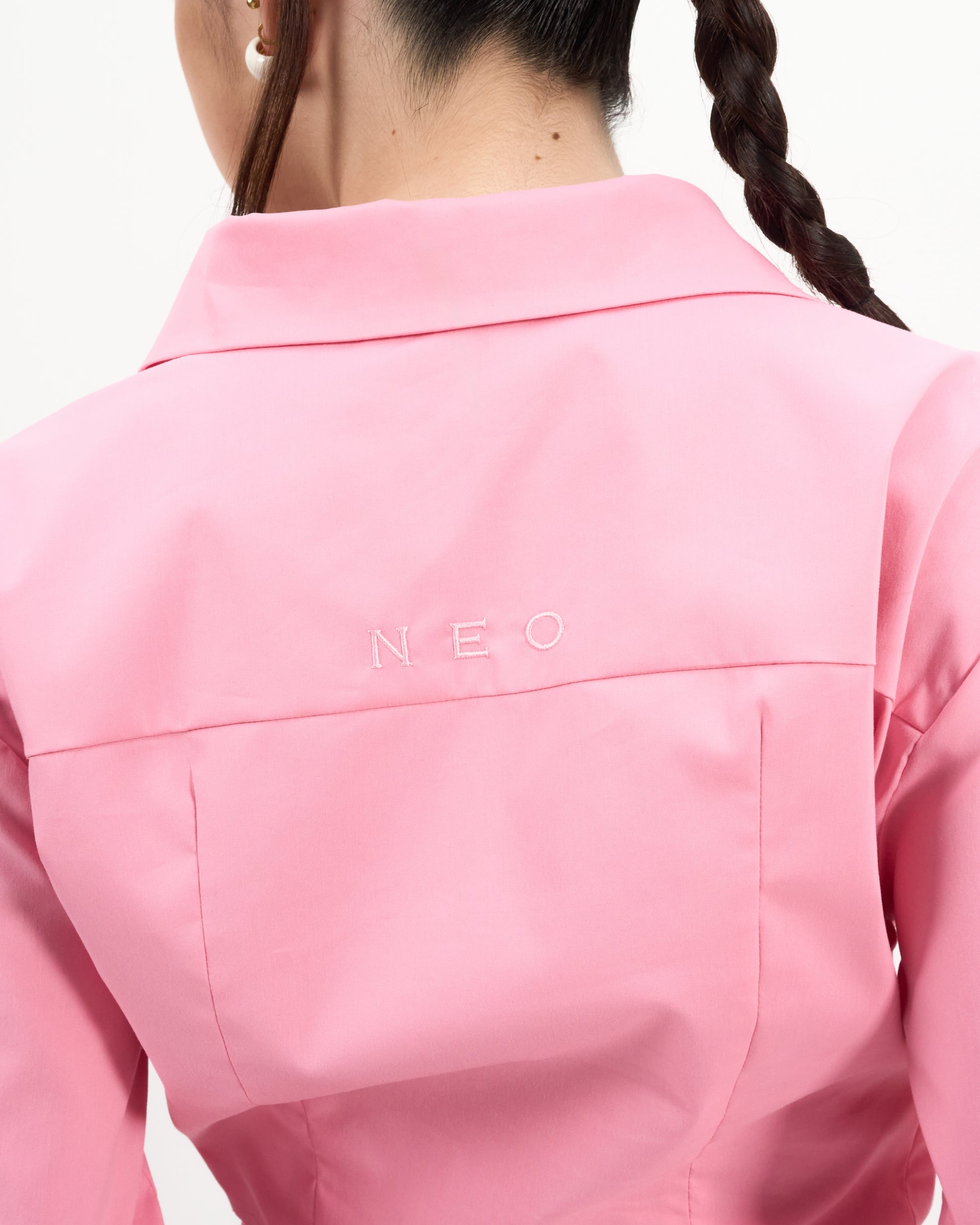 VOL.3_CH.1 Knot Cropped Shirt