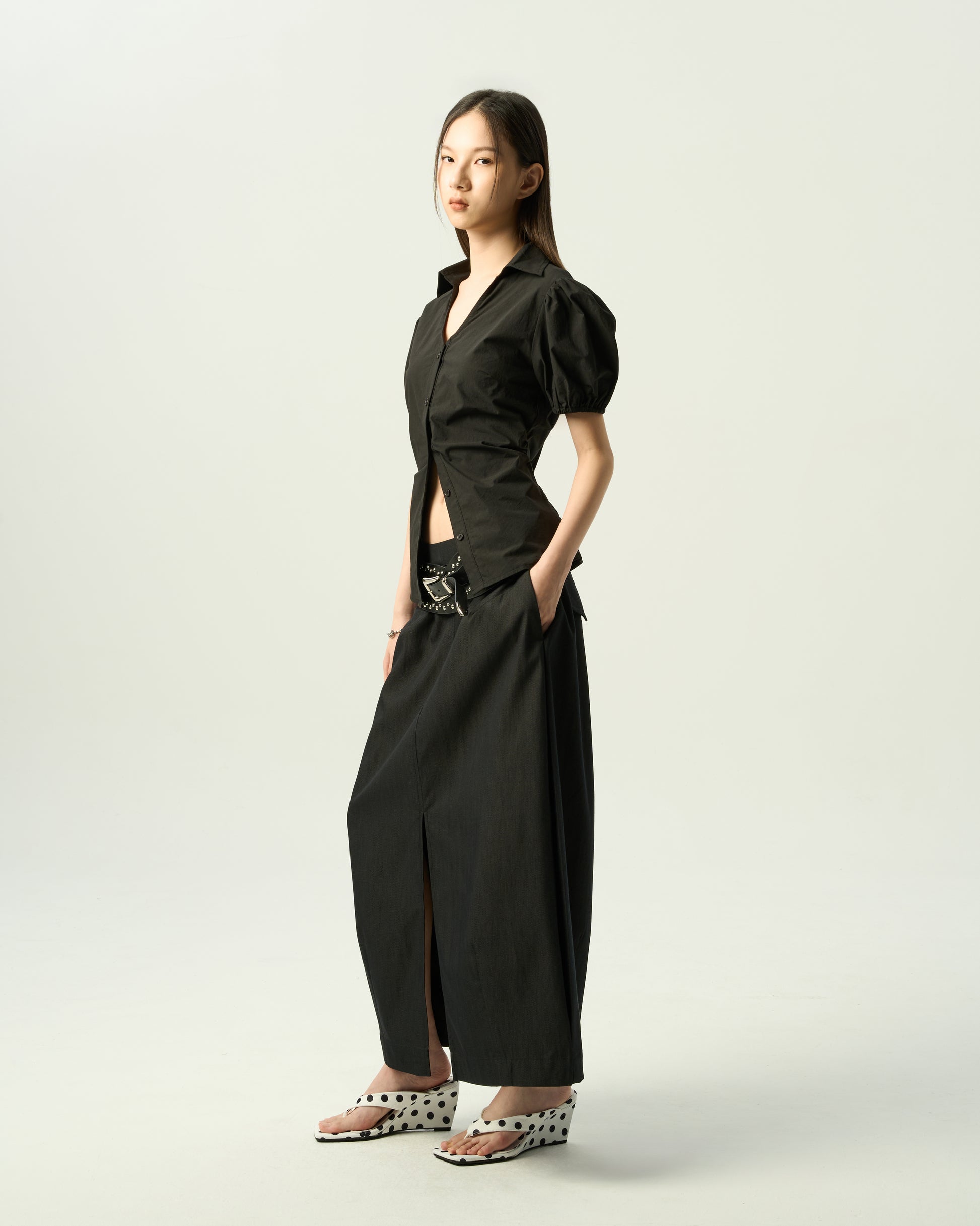 Minimalist Slit Cocoon Skirt