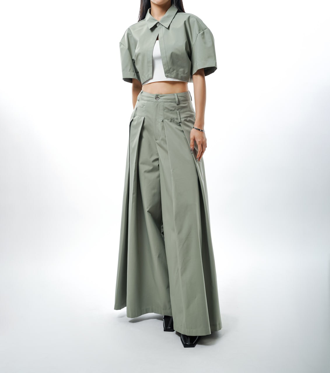 N E O Designer Set Cropped Short Sleeve Jacket